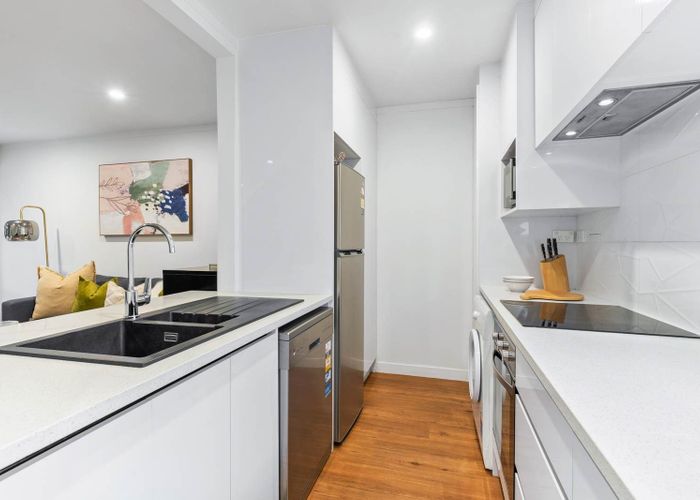  at 2/32B Ballarat Street, Ellerslie, Auckland City, Auckland