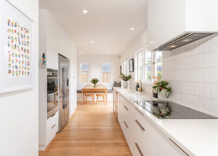 at 33 Beazley Avenue, Paparangi, Wellington