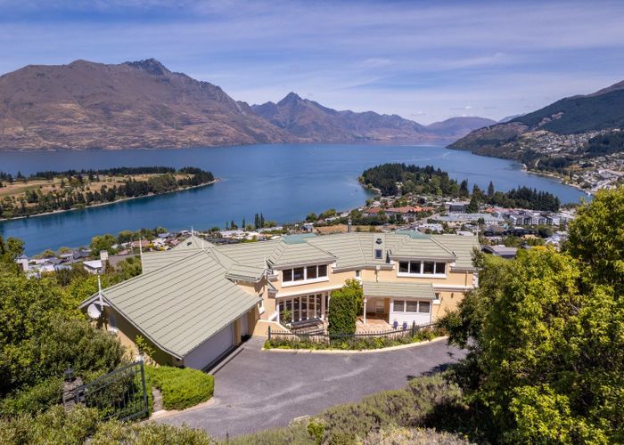 at 3 Windsor Place, Queenstown, Queenstown