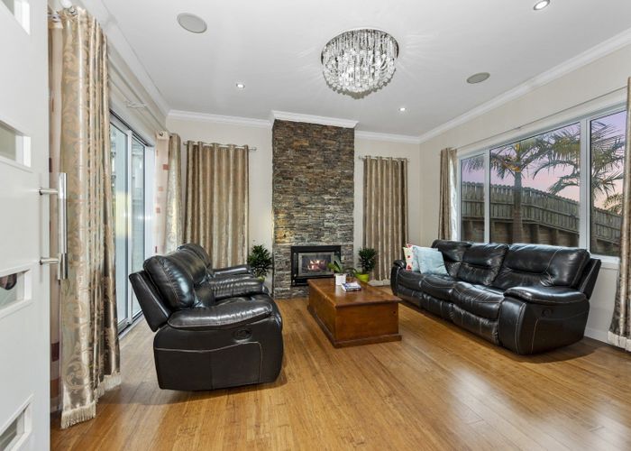  at 9 Castleton Way, Flagstaff, Hamilton