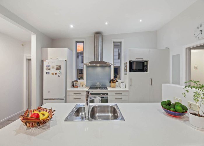  at 6 Cronin Place, Beach Haven, North Shore City, Auckland