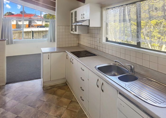  at 6 Ervine Place, Bucklands Beach, Manukau City, Auckland