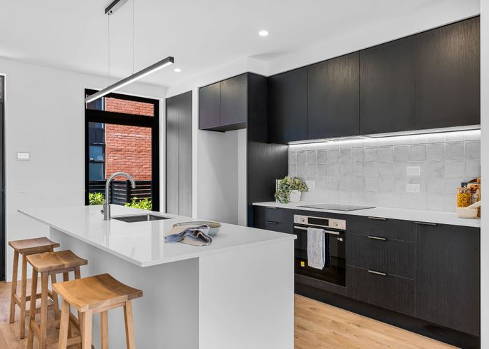  at 2/17 Donald Place, Merivale, Christchurch City, Canterbury