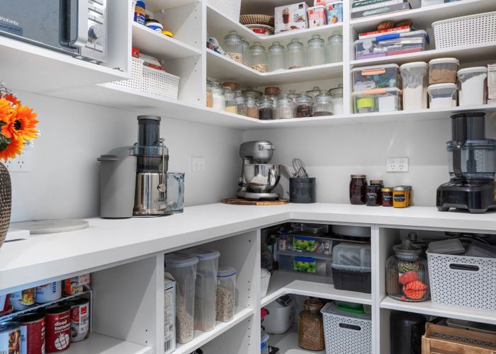  at 14 Tara Crescent, Woodend, Woodend