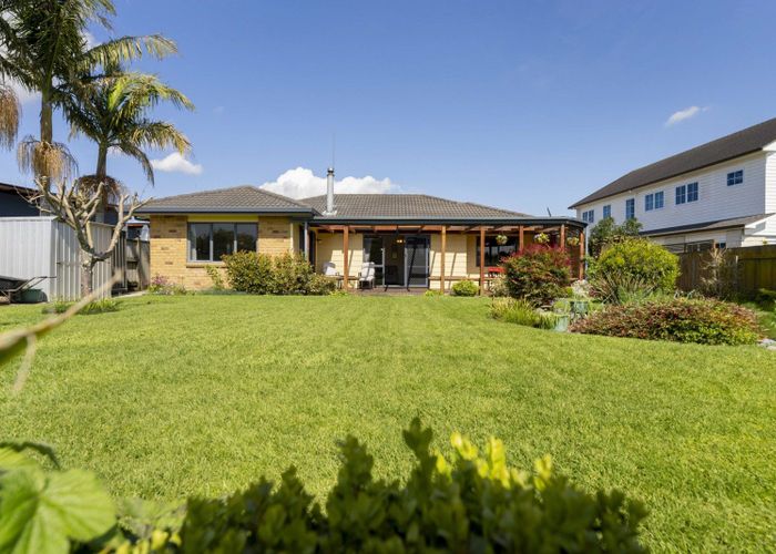  at 35 Edgewater Grove, Whakatane