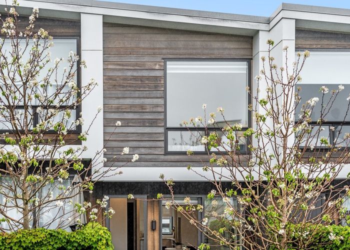  at 2/4 Glen Atkinson Street, Saint Heliers, Auckland City, Auckland