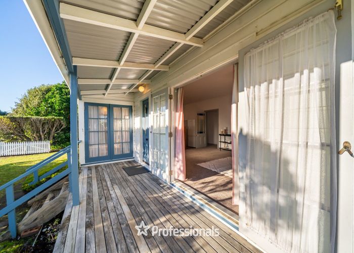  at 124 Tutere Street, Waikanae Beach, Kapiti Coast, Wellington