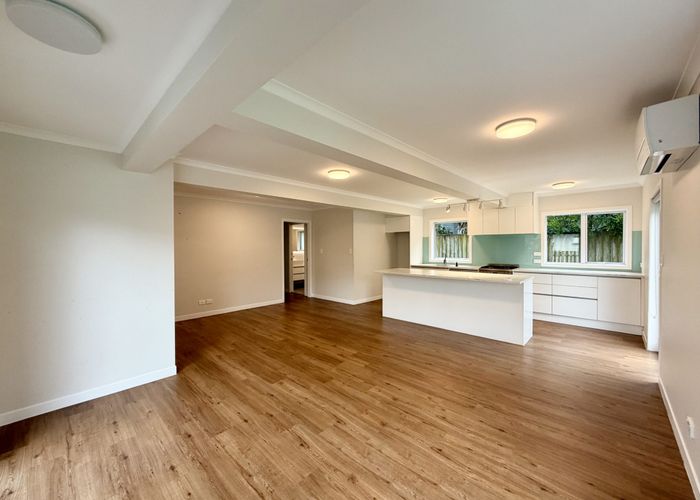  at 2/38 Tramway Road, Beach Haven, North Shore City, Auckland