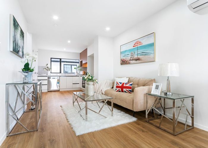  at 2 Hyde Street, Manurewa East, Manukau City, Auckland