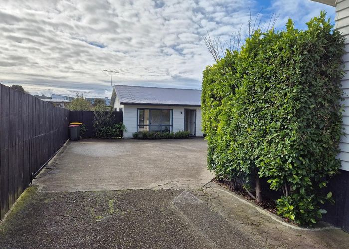  at 42A Beaumonts Way, Manurewa, Manukau City, Auckland