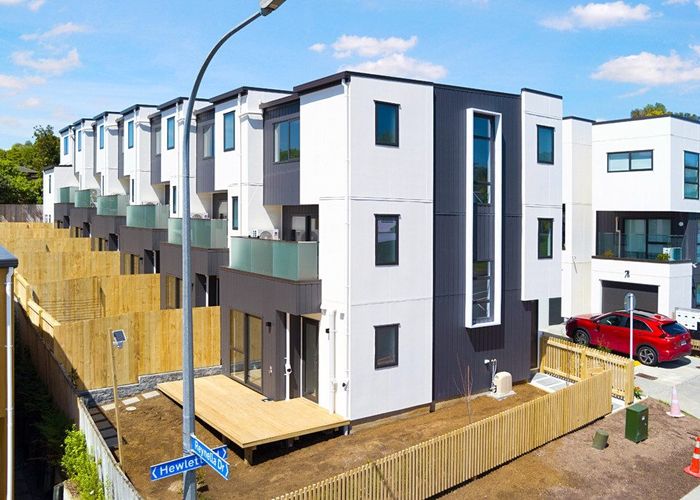  at 1/16 Hewlett road, Massey, Waitakere City, Auckland