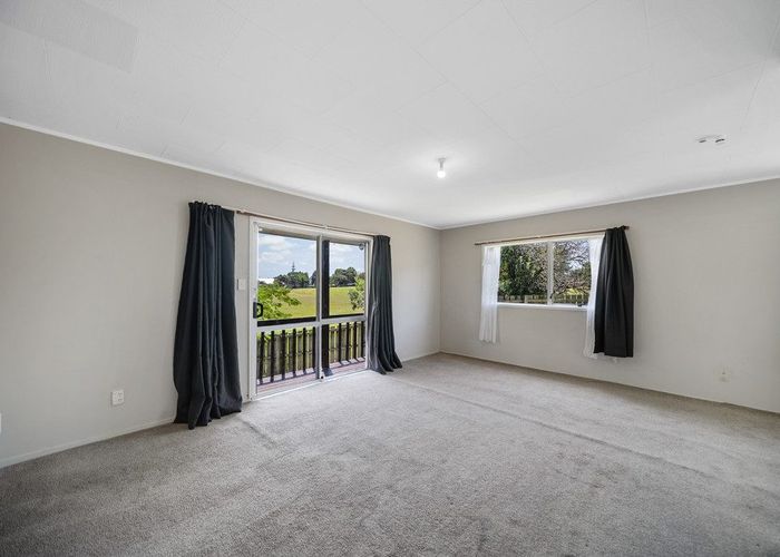  at 2/6 Bundena Place, Clendon Park, Manukau City, Auckland