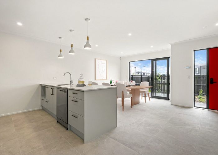  at 48 Te Aniwaniwa Terrace, Albany, North Shore City, Auckland