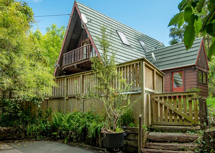  at 4 Main Road, Lyttelton