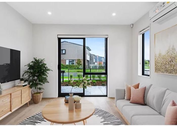  at 1 KAWE MARIE LANE "WAIATA SHORES", Takanini, Papakura, Auckland