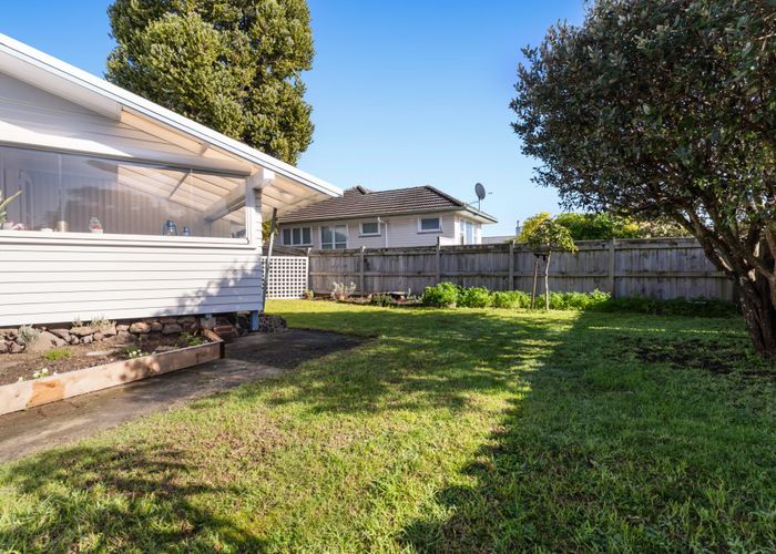  at 8 Montmere Avenue, Te Atatu Peninsula, Waitakere City, Auckland
