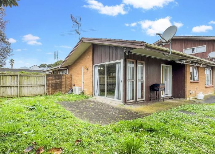  at 2/108 East Tamaki Road, Papatoetoe, Manukau City, Auckland