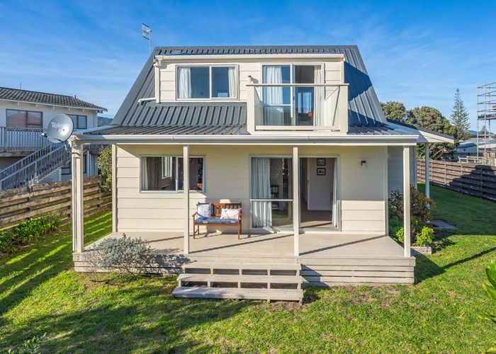  at 114 Field Way, Waikanae Beach, Kapiti Coast, Wellington