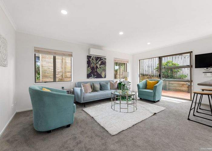  at 29 Quincey Place, Massey, Auckland