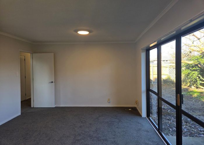  at 2/3 Pinehurst Crescent, Russley, Christchurch City, Canterbury