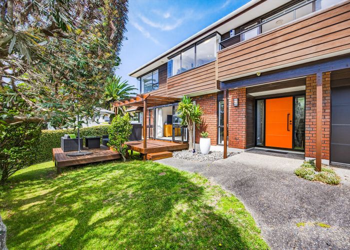 at 2/11 Hauraki Road, Hauraki, North Shore City, Auckland