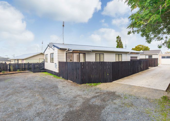  at 1/46 Shifnal Drive, Randwick Park, Auckland
