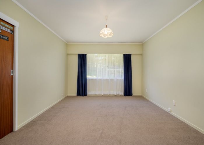  at 16 Bacot Place, Howick, Manukau City, Auckland