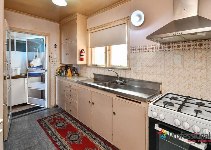  at 2/24 Miles Avenue, Papatoetoe, Auckland