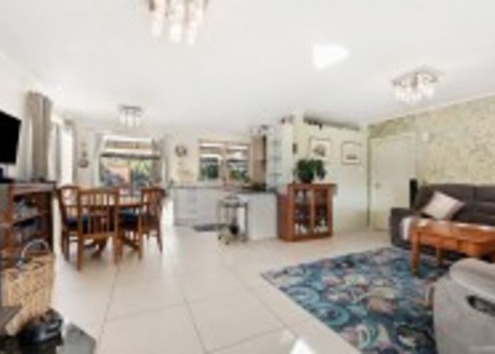  at 3 Ridgemount Rise, Mangere Bridge, Auckland
