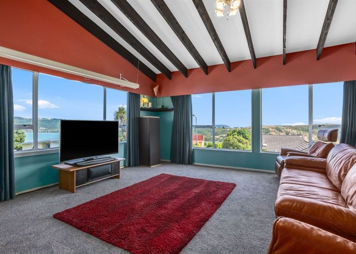 Free property data for 4 Ettrick Grove, Papakowhai, Porirua homes.co.nz