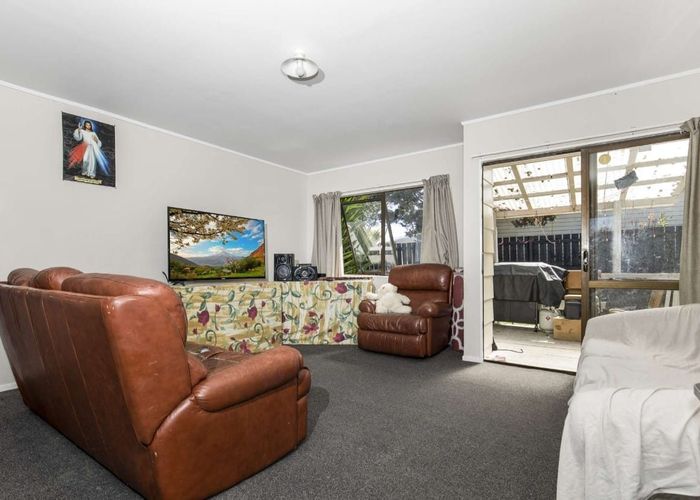  at 1/38 Maplesden Drive, Clendon Park, Manukau City, Auckland