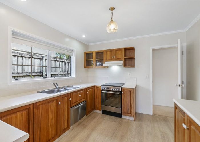  at 33 White Heron Drive, Massey, Waitakere City, Auckland