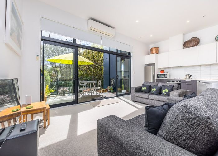  at 5/8 Thompson Park Road, Mount Wellington, Auckland City, Auckland