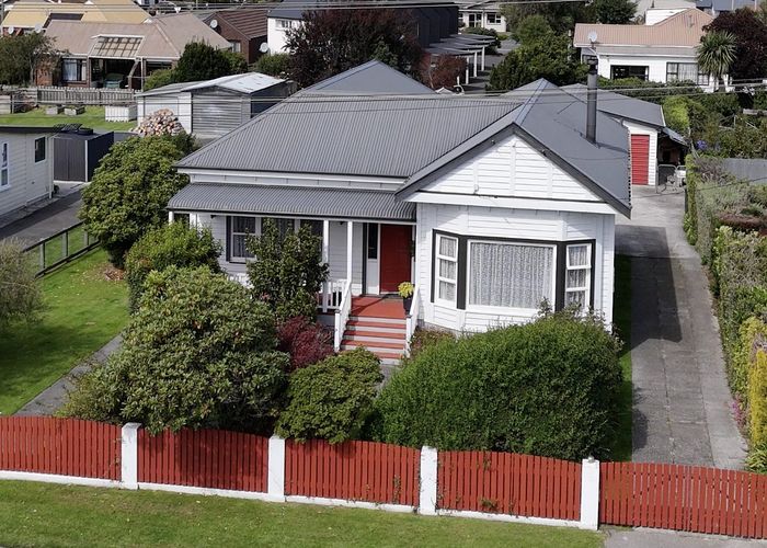  at 77 Charlotte Street, Balclutha, Clutha, Otago