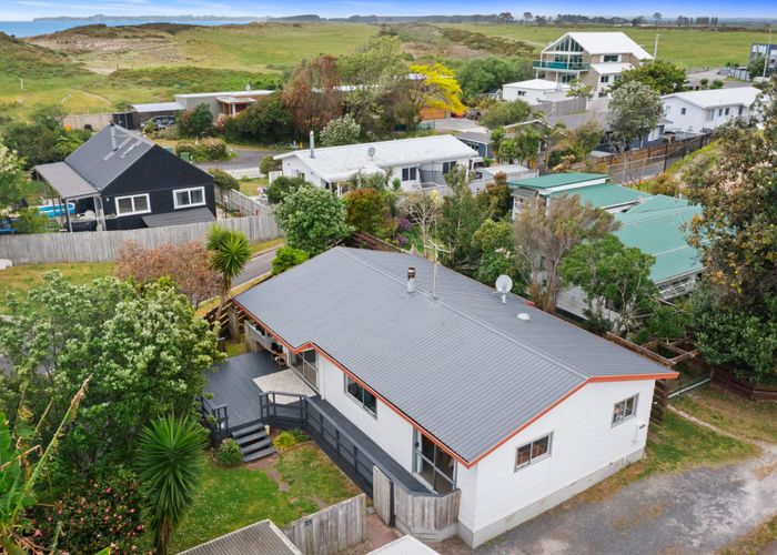  at 1335B Papamoa Beach Road, Papamoa Beach, Papamoa