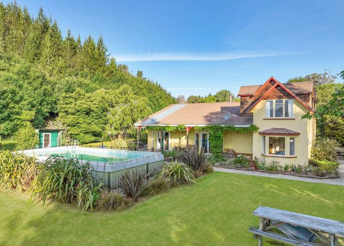  at 984 Sunday Creek Road, Stanley Brook, Wakefield
