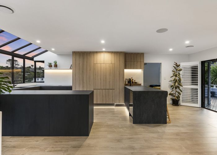  at 1/12 The Esplanade, Campbells Bay, Auckland