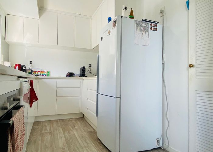  at 2/18 Elliott Avenue, Bayview, North Shore City, Auckland