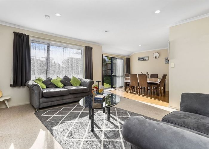  at 115C Woodglen Road, Glen Eden, Auckland