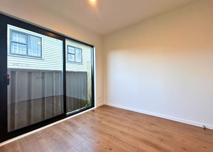  at 723E Massey Road, Mangere, Auckland