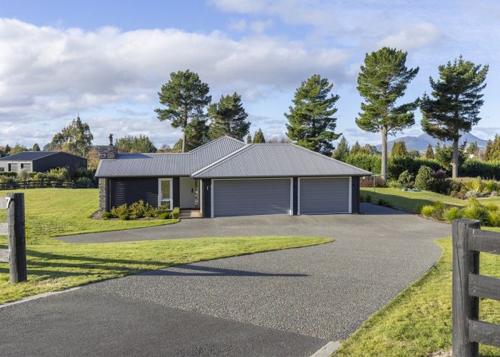  at 7 Lochinvar Lane, Acacia Bay, Taupo, Waikato