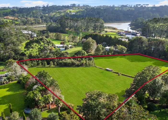  at 112 Sanders Road, Paremoremo, North Shore City, Auckland