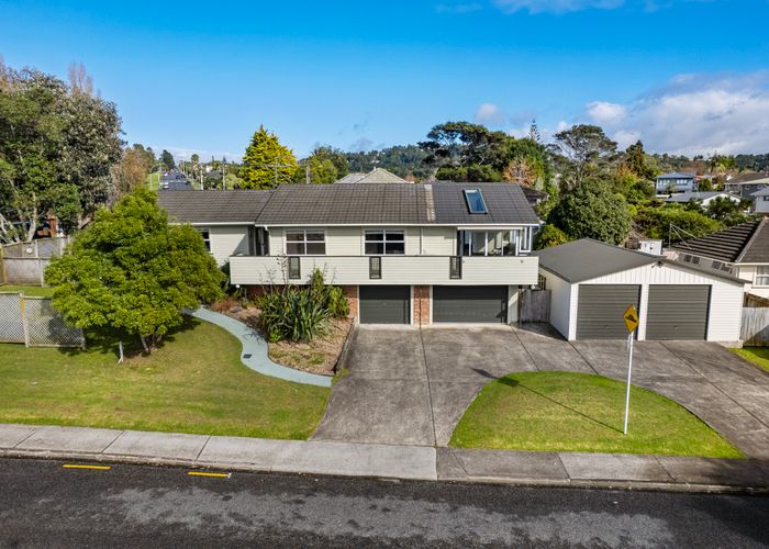 Free property data for 117 Godley Road, Green Bay, Auckland homes.co.nz