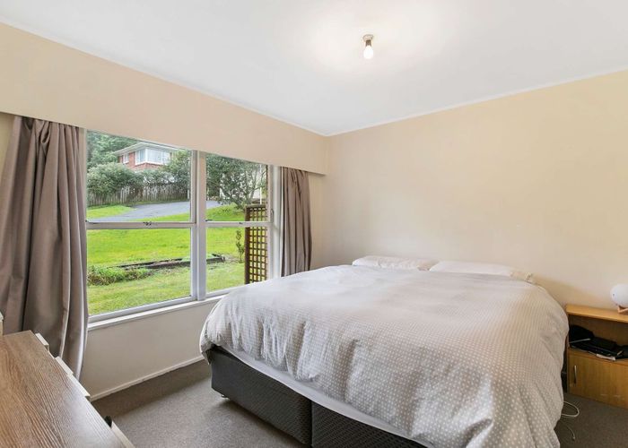  at 1/53 Ayton Drive, Totara Vale, Auckland