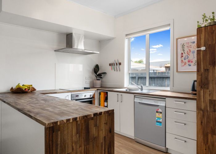  at 10 Burwood Road, Burwood, Christchurch City, Canterbury