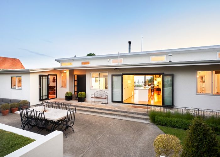  at 3 Cameron Terrace, Bluff Hill, Napier