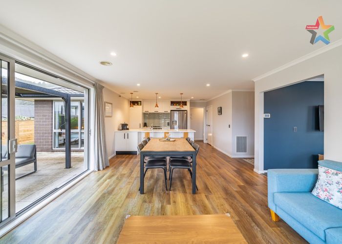  at 8 Te Punga Road, Wallaceville, Upper Hutt