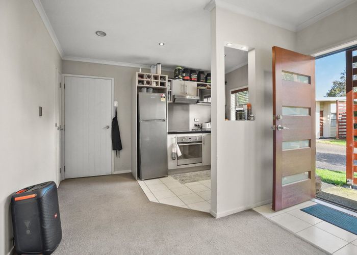  at 11/46 Peachgrove Road, Hamilton East, Hamilton