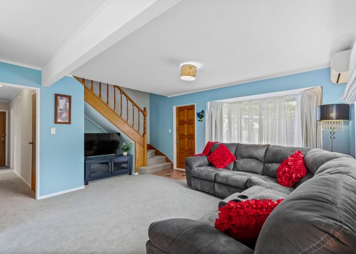  at 2/30 Lagoon Way, West Harbour, Waitakere City, Auckland