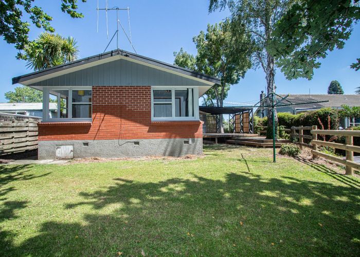  at 19 Eton Drive, Hillcrest, Hamilton